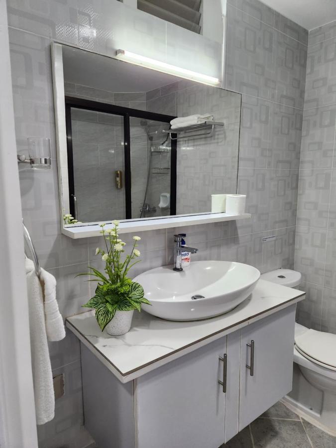 Condo Azur Suites A125 Amani Resorts Residences , 5 Minutes Airport, Netflix, Stylish, Cozy With Luxurious Swimming Pool Lapu-Lapu City Exterior photo