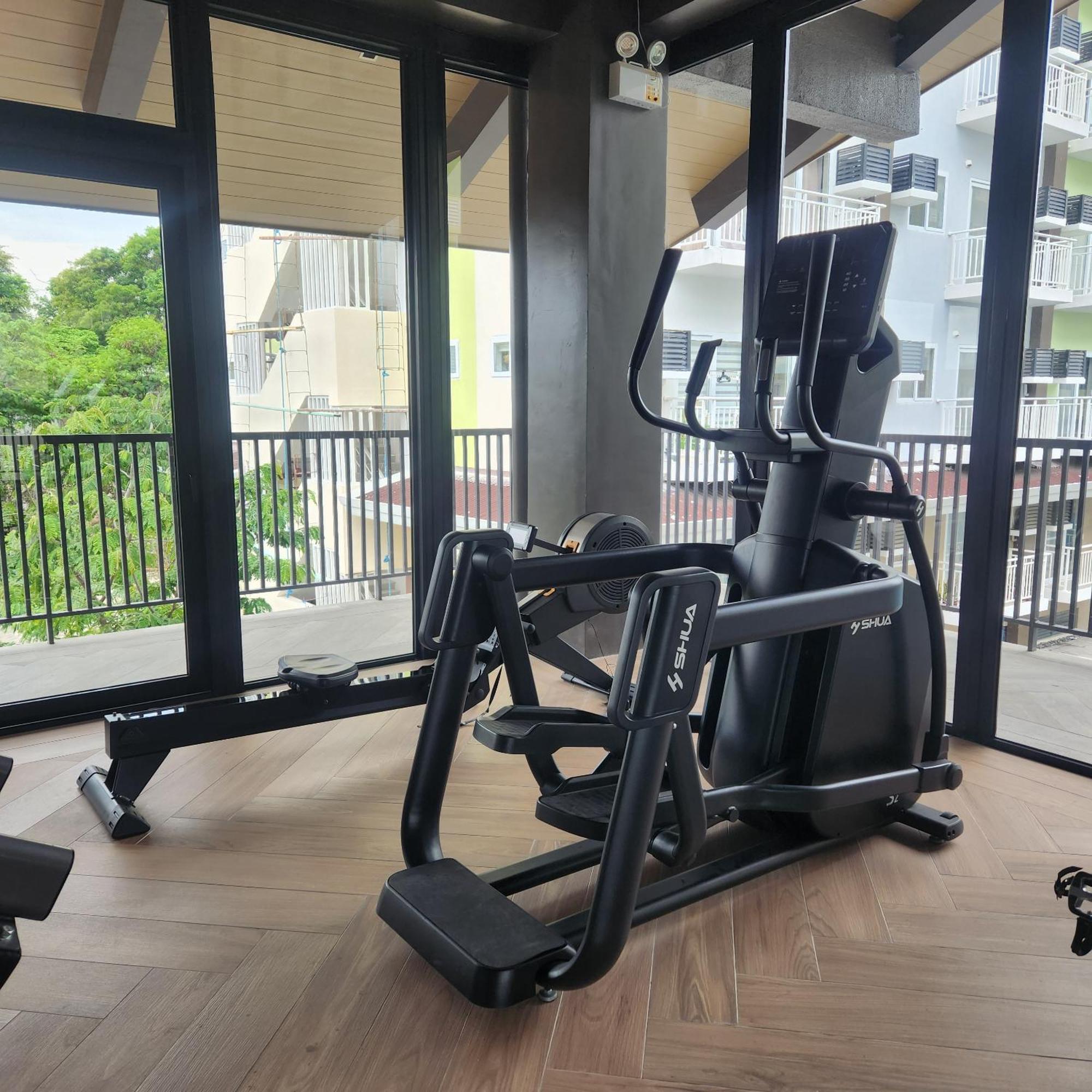 Condo Azur Suites A125 Amani Resorts Residences , 5 Minutes Airport, Netflix, Stylish, Cozy With Luxurious Swimming Pool Lapu-Lapu City Exterior photo